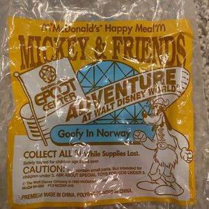 1993 McDonald's Disney Mickey & Friends Epcot Center toy
